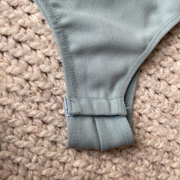 Morning Mist Flair Sleeve Bodysuit - Picture 4 of 8